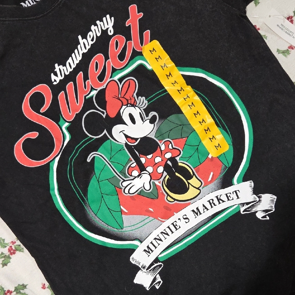 Disney Minnie Mouse Strawberry Market T-Shirt - Black - Picture 4 of 4